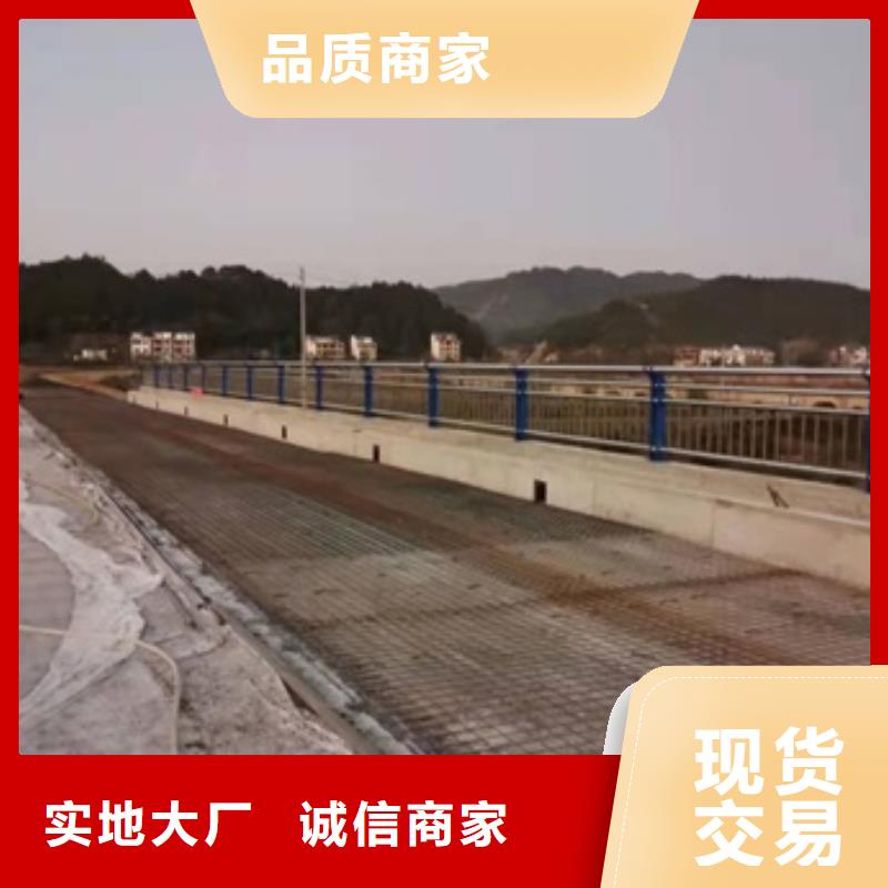 防撞护栏立柱生产厂家质量优良工艺成熟
