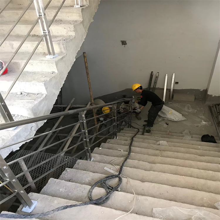 桥梁道路栏杆施工安装工程施工案例