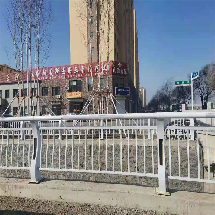桥梁防撞栏杆施工安装专业供货品质管控
