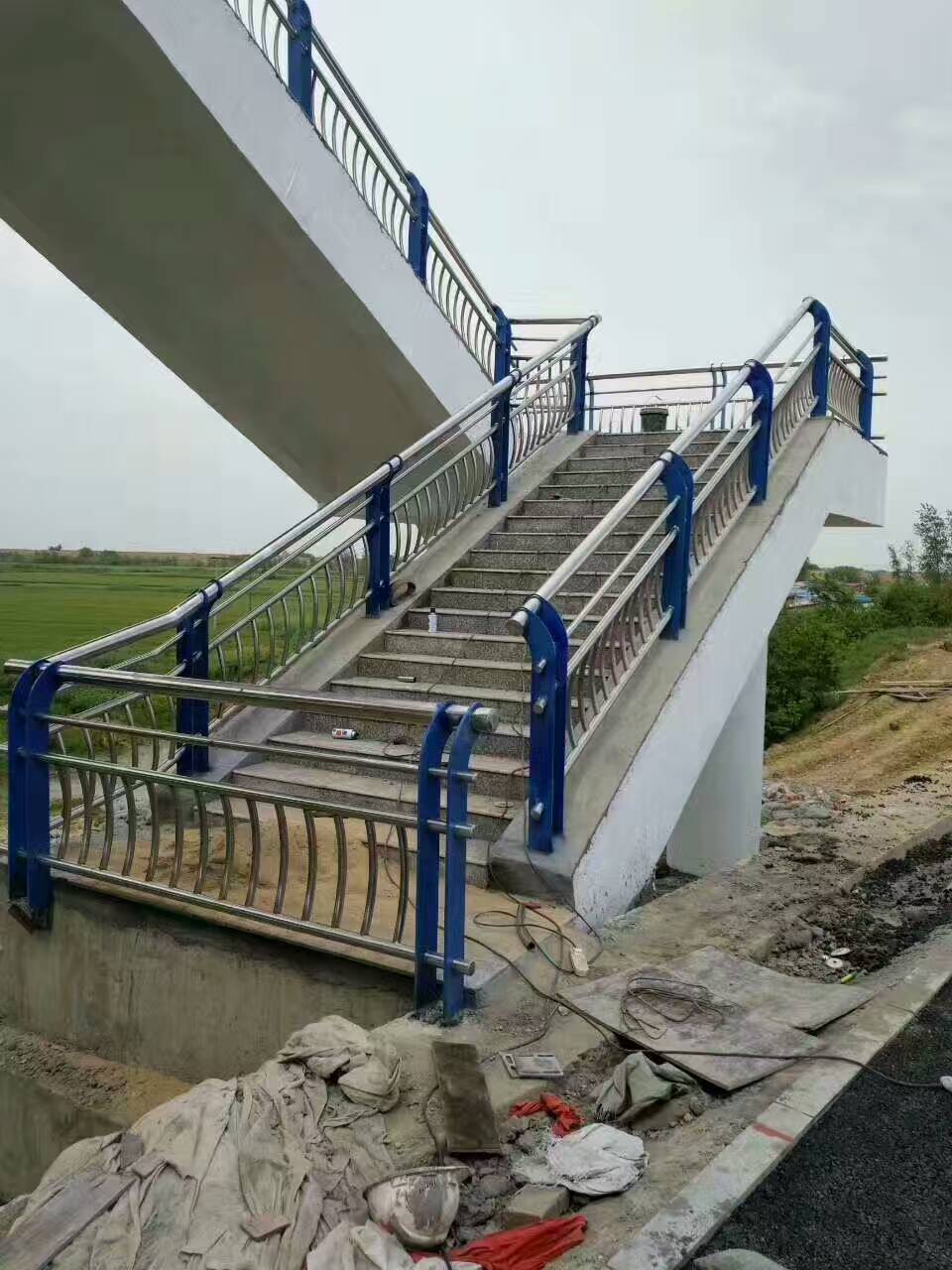 桥梁护栏本地厂家当地制造商