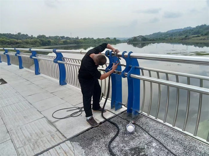 ：铝合金道路隔离栏杆厂家批发