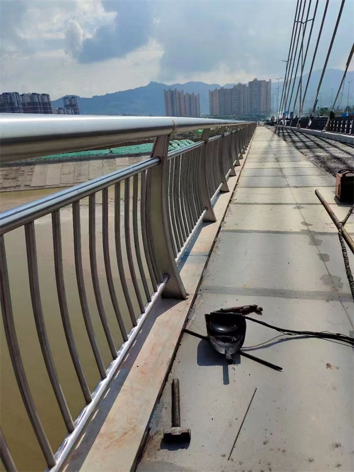 批发不锈钢桥梁护栏_精选厂家本地厂家