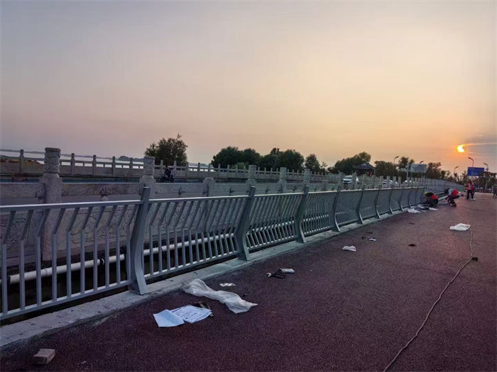 不锈钢道路护栏厂家广受好评