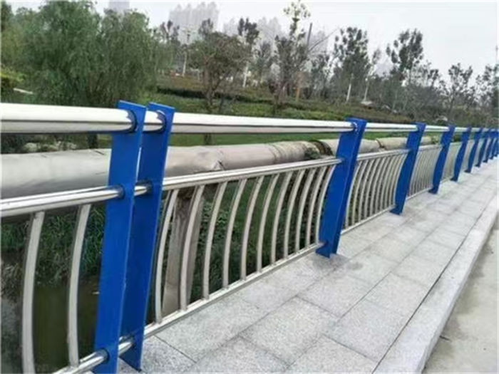道路隔离护栏厂家-道路隔离护栏厂家欢迎您