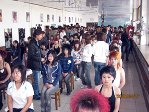 藁城美容美发培训技校学期学费