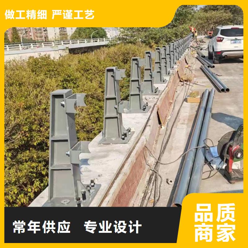 琼中县人行道不锈钢灯箱隔离栏杆美观耐用品质无所畏惧