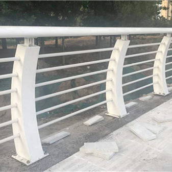 公路用护栏不易褪色
