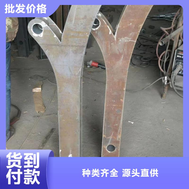 公路桥梁护栏了解更多不锈钢护栏款式多样