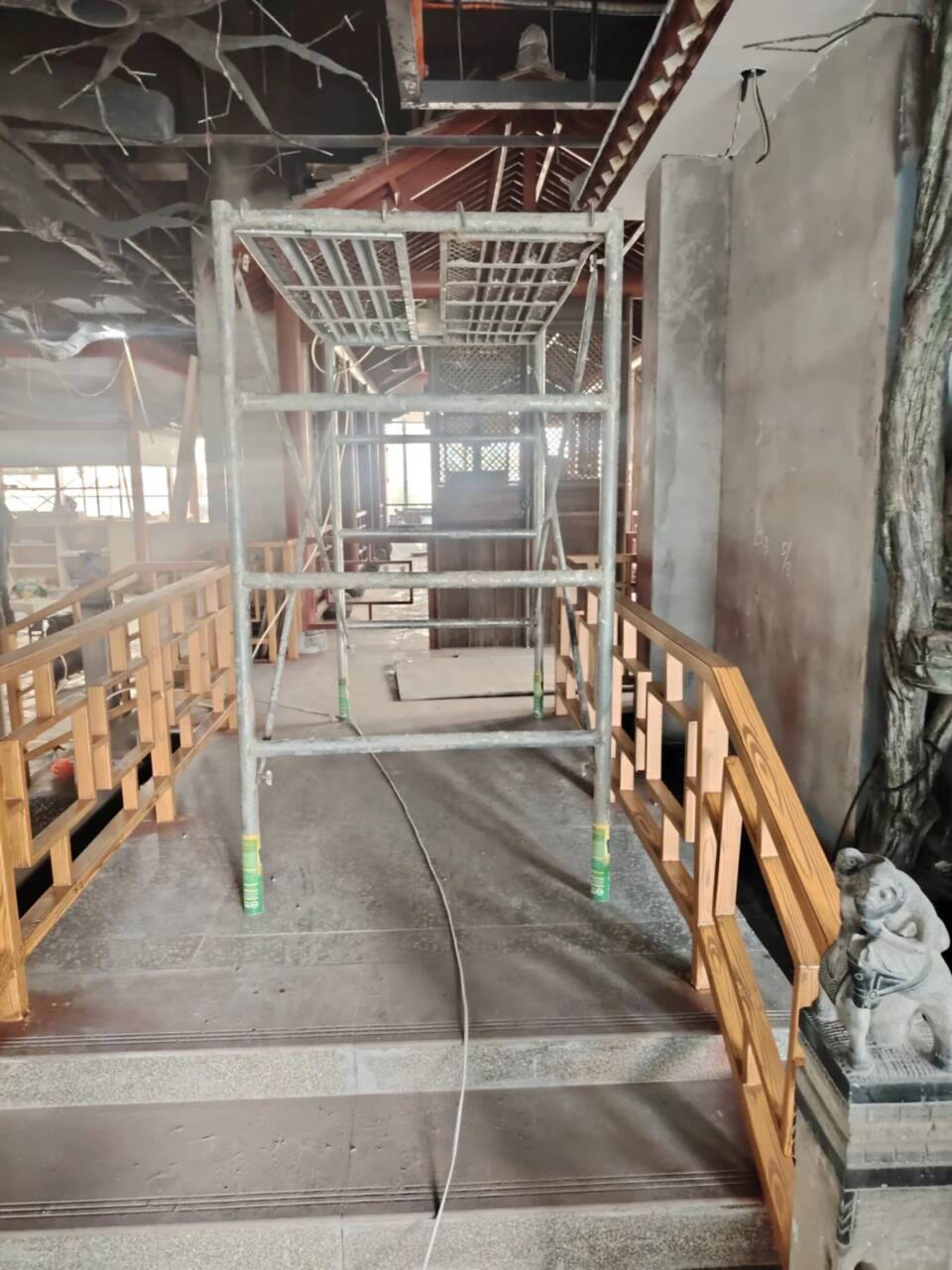 方钢圆管木纹漆包工包料多少钱
