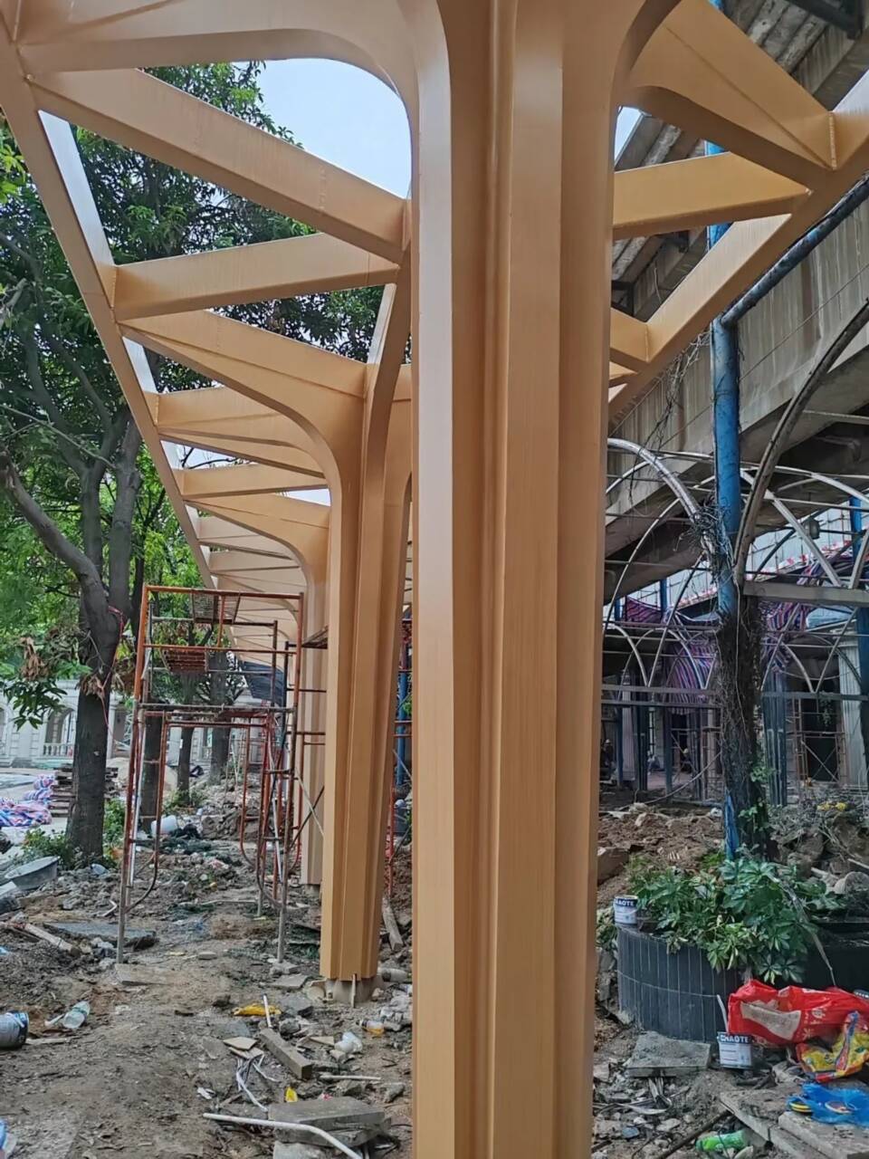 铝合金镀锌管木纹漆全包施工多少钱有实力有经验