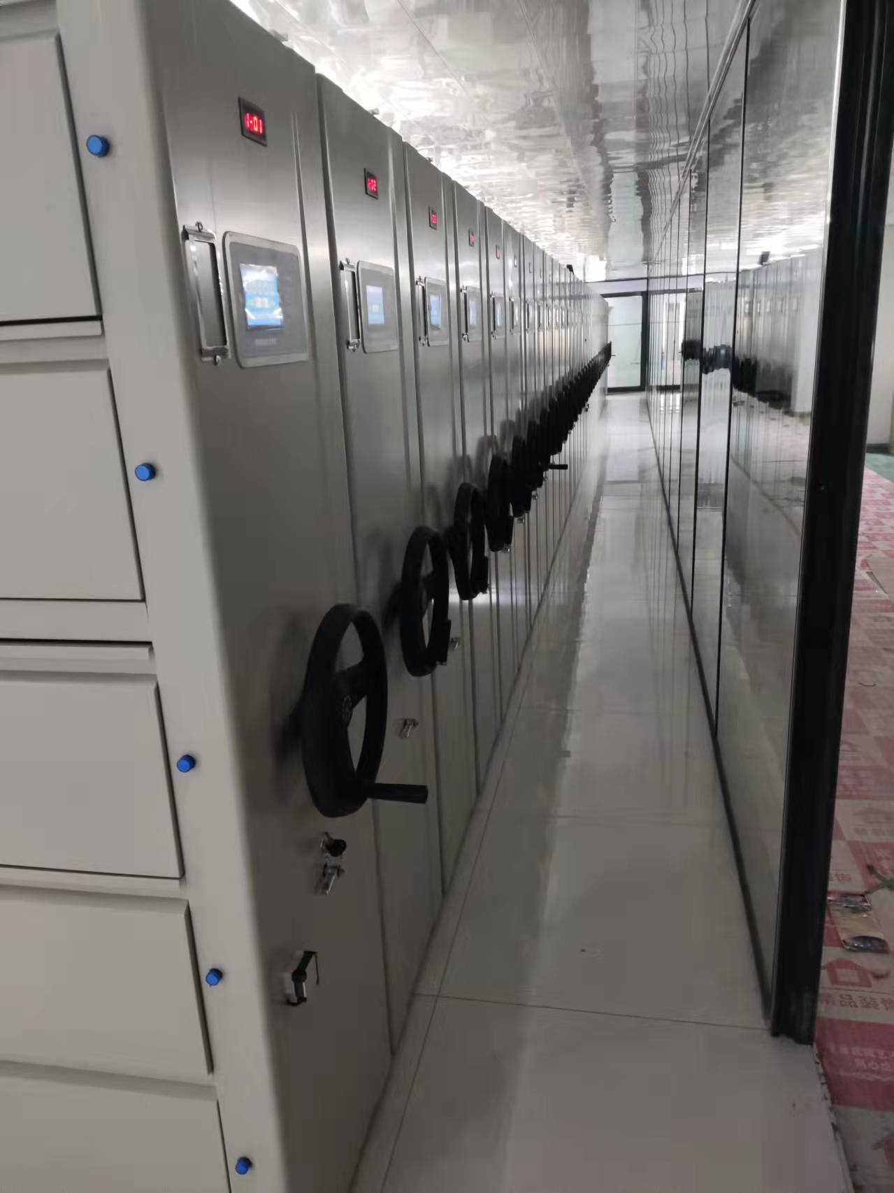 手摇密集架批发零售把实惠留给您