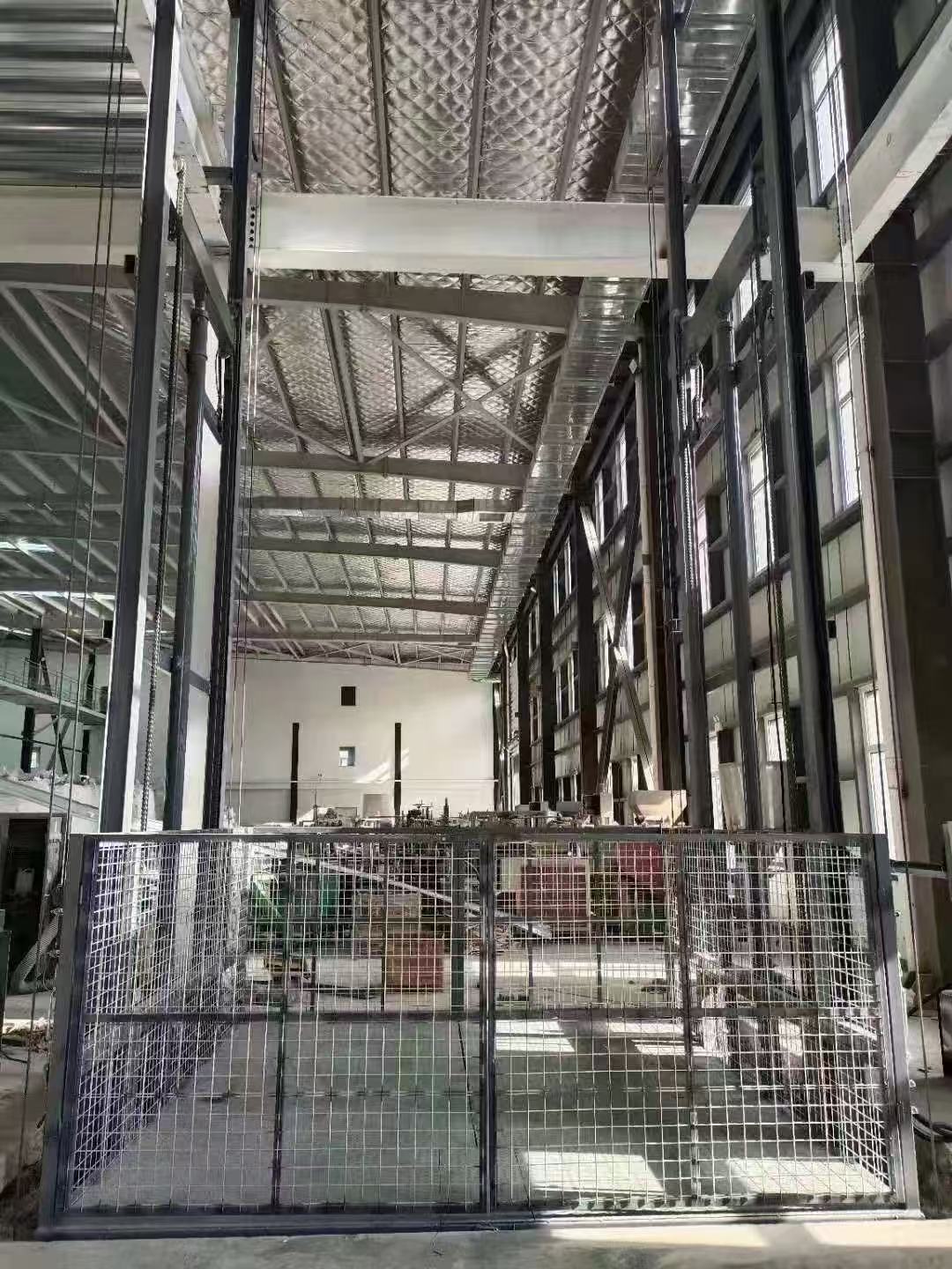 导轨式升降货梯供应通过检测